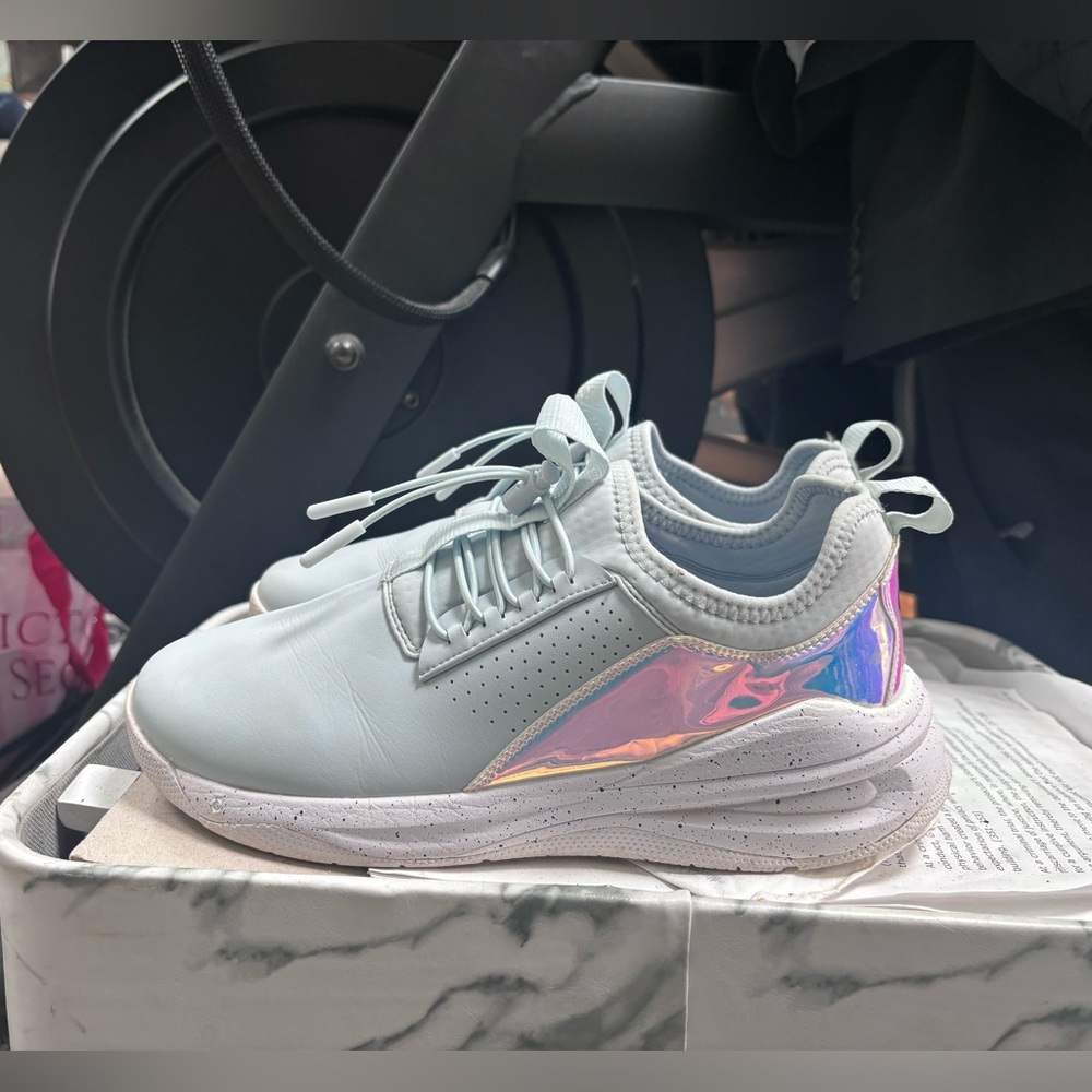 Never worn Cloves holographic blue nursing shoes